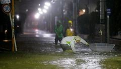Tajfun Hagibis si zatm pipsal 35 obt, japonsk ostrovy u opustil. Desetitisce lid jsou stle bez proudu