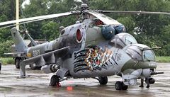 Bitevní vrtulník Mi-24/35 ev. �. 3361 s designem drápajícího tygra.