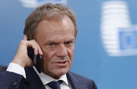 Jste pinocchio, odrážel Tusk útoky. V předvolební debatě polský premiér tvrdě atakoval šéfa opozice