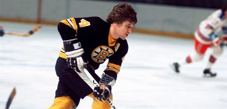 Robert Gordon Orr v dresu Boston Bruins.