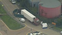 Kamion s 39 mrtvmi tly nalezen v hrabstv Essex na jihovchod Anglie.
