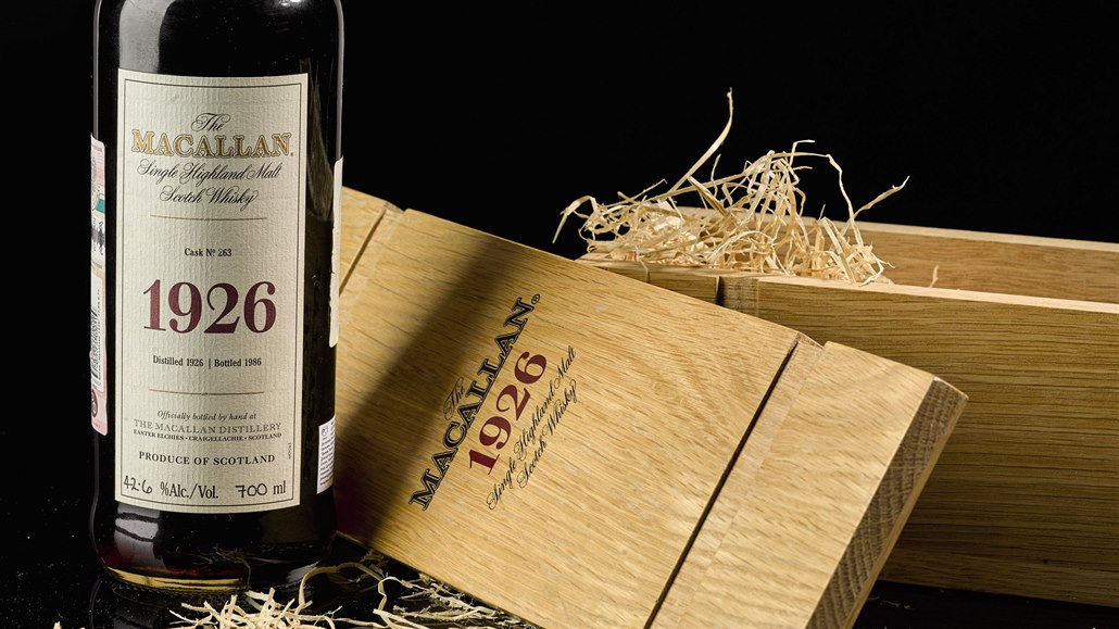 Láhev skotské whisky The Macallan se prodala za rekordních 1,5 milionu liber.