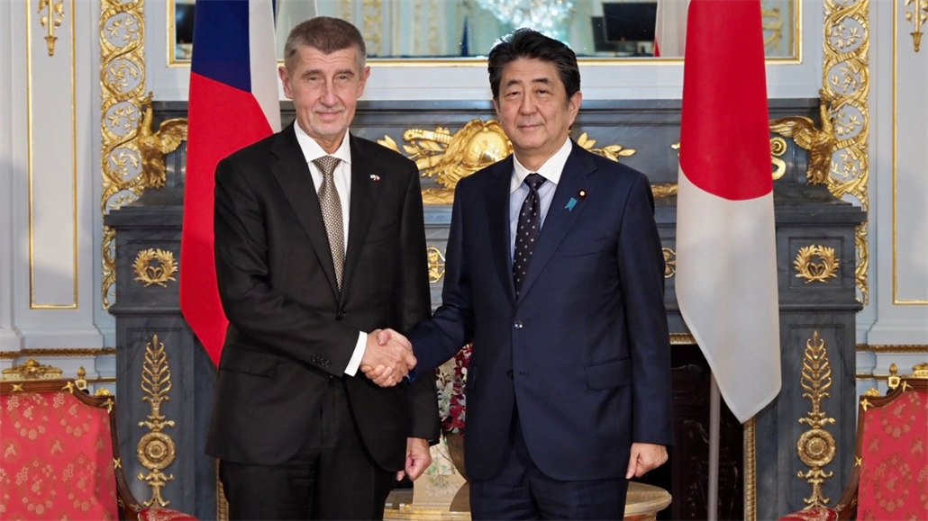 Premiér Andrej Babiš se setkal se svým japonským protějškem Šinzóem Abem.