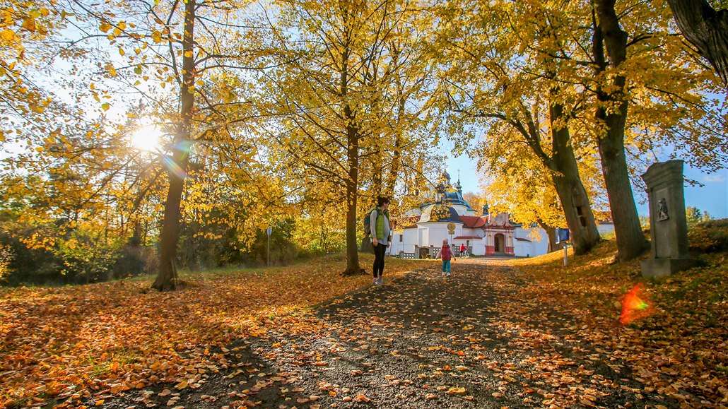 Podzim u klokotského poutního kostela Nanebevzetí Panny Marie