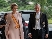 Belgický král  Filip a královna Mathilde picházejí do císaského paláce.