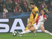 David Hovorka zatím zvládá osobní souboje s barcelonskými hrá�i na jedni�ku.