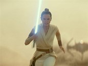 Daisy Ridleyová jako Rey. Film Star Wars: Vzestup Skywalkera (2019). Reie: J....