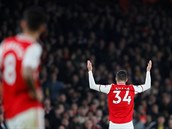 Granit Xhaka neovládl své emoce a jako kapitán Arsenalu totáln selhal.