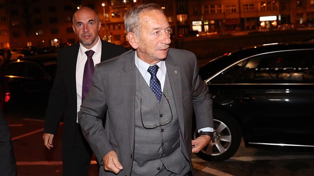 Pedseda Senátu Jaroslav Kubera.