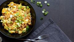 Popusťte uzdu fantazii a připravte si smaženou zeleninovou ‚rýži’ s vejci a slaninou