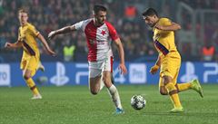 Luis Suárez (vpravo) se v Praze postaral o vít�zný gól. V Barcelon� v�ak hrát nebude.