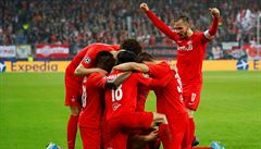 Erling Braut Haaland slaví se svým týmem dal�í branku v LM.