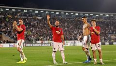 Phil Jones, Juan Mata, Marcos Rojo a Daniel James d�kují p�íznivc�m Rudých...