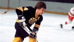 Robert Gordon Orr v dresu Boston Bruins.