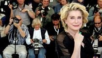 Francouzsk hereka Catherine Deneuve na 58. ronku filmovho festivalu v...