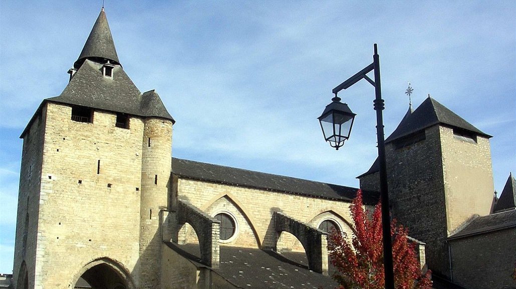 Katedrála Panny Marie ve francouzské obci Oloron-Sainte-Marie.
