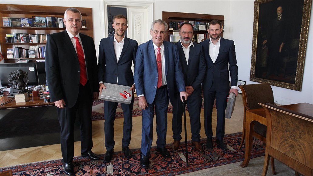 Prezident republiky Milo Zeman pijal na Praském hrad éfa fotbalové Slavie...