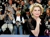 Francouzská hereka Catherine Deneuve na 58. roníku filmového festivalu v...