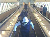 Mu ohrooval v metru cestující noem