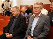 Obalovan Oldich Magnusek (vlevo) a Zdenk Mal na jednn Okresnho soudu v...