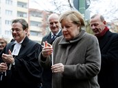Nmecká kancléka Angela Merkelová zapálila svíku u památníku rozdlení msta...