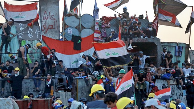 Irákem od íjna zmítají protivládní demonstrace.