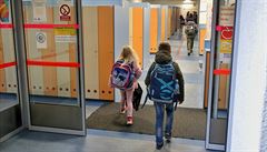 Stávka v rokycanské Z� v ulici Míru. Na prvním stupni se standardn� vyu�uje, na...