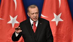 Erdogan opt pohrozil, e oteve migrantm dvee do Evropy, pokud nedostane podporu pro syrsk uprchlky