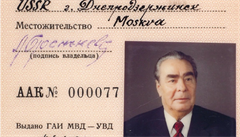 V Moskvě vydražili řidičský průkaz vůdce SSSR Brežněva, sběratel ho získal za půl milionu