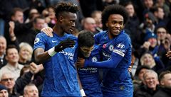 Fotbalisté Chelsea slaví gól Tammyho Abrahama do sítě Crystal Palace | na serveru Lidovky.cz | aktuální zprávy