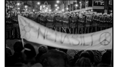 St�et policist� a demonstrujících na Národní t�íd�.