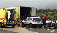 Migranti, které policie našla v Řecku.