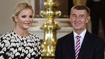Premiér Andrej Babiš v doprovodu manželky Moniky vítá 17. listopadu 2019...