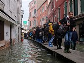 Italská vláda ve tvrtek rozhodla vyhlásit v Benátkách stav nouze a na rychlé...