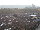 Zaplnná Letná. Na demonstraci proti Babiovi dorazilo dle policie více ne 200...