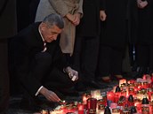 Premiér Andrej Babi poloil 17. listopadu 2019 kytici na Národní tíd v Praze...