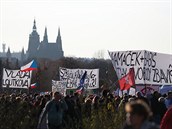 Listopadová demonstrace na Letné