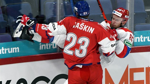 Dmitrij Jakin atakuje Kamila Fazylzyanova.