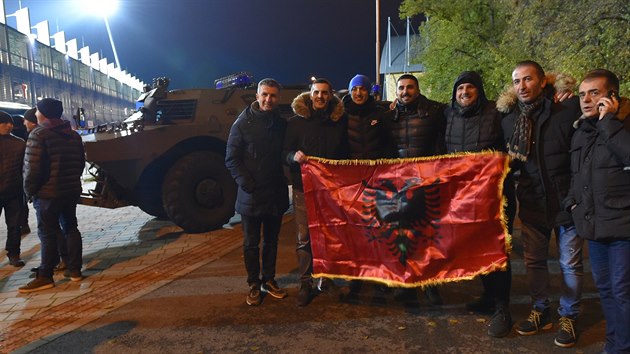Fanouci Kosova ped stadionem.