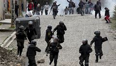 Píznivci bývalého prezidenta Evo Moralese se stetávají s policií v La Paz