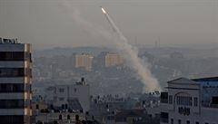 Raketa mířící z pásma Gazy na Izrael.