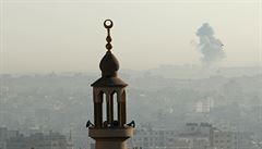 Město Gaza a dým po odpalu raket na Izrael. | na serveru Lidovky.cz | aktuální zprávy