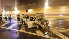 Policie po poledni uzavela tunel Blanka kvli poru automobilu. Provoz u byl obnoven