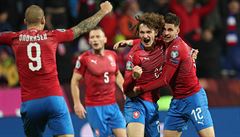 Fotbalisté se v sobotu dozví soupeře na EURO. Budou muset létat z Itálie do Ázerbájdžánu?