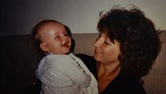 Doris Matysová s dcerou Karolinou v roce 1990.
