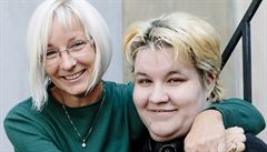 Doris Matysová (vlevo) s dcerou Karolinou.