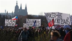 V Praze se bude protestovat proti Babišovi, Slavia se v Dortmundu rozloučí s Ligou mistrů