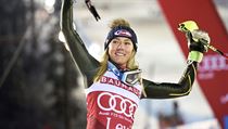 Mikaela Shiffrinov se raduje z rekordnho 41. triumfu ve slalomu ve Svtovm...