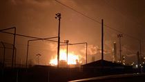 Exploze a nsledn por zvodu v texaskm Port Neches.
