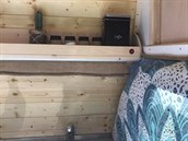 To je Karel. Dodávku Volkswagen Transporter 5 si studentka s pomocí p�átel...